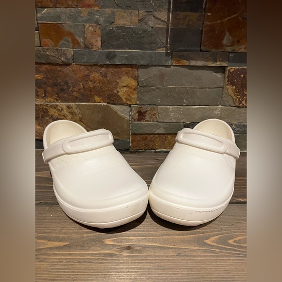 CROCS - Picture 3 of 5